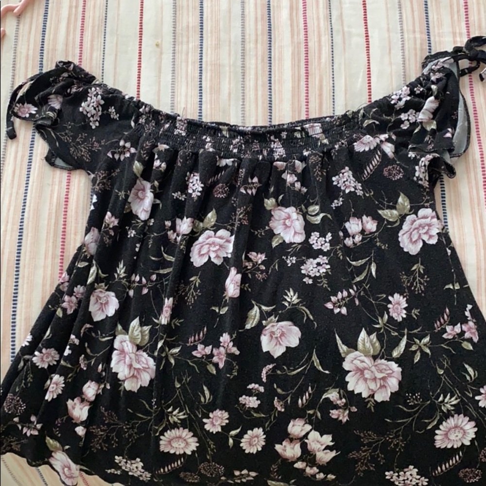 American Eagle off the shoulder top